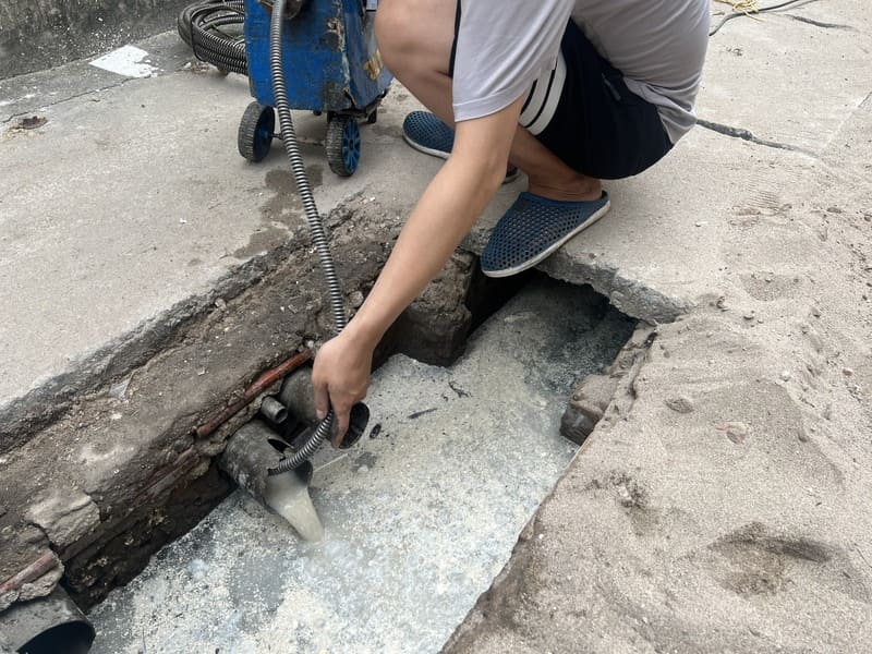 Ngoài việc cung cấp dịch vụ hút bể phốt tại Hoàng Mai, Vệ Sinh 24H còn đồng thời cung cấp các dịch vụ vệ sinh khác Ngoài việc cung cấp dịch vụ hút bể phốt tại Hoàng Mai, Vệ Sinh 24H còn đồng thời cung cấp các dịch vụ vệ sinh khác